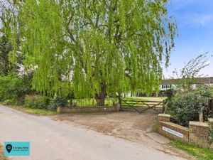 Front External- click for photo gallery